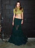872x768, 79 KB, Charlotte_Lawrence_wearing_a_green_dress_1.jpg